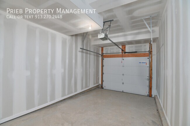Building Photo - 10338 Farrow Ave