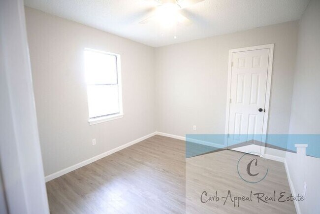 Foto del edificio - First month move in special $450!! 2-bedroom, 1-bath apt Trumann - HUD accepted
