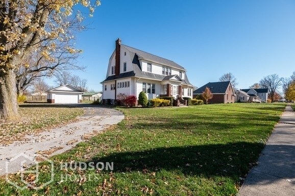 Foto del edificio - AVAILABLE NOW! - 340 W MAPLE STREET, DESHL...