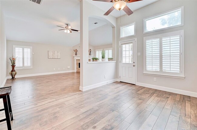 Building Photo - 3926 Heritage Colony Dr