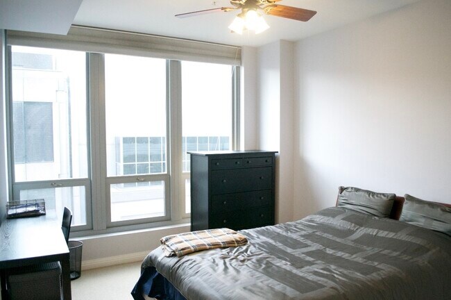 Foto del edificio - 565 W Quincy St