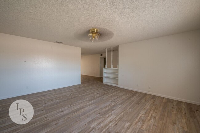 Foto del edificio - Kerman Westside Large 3 Bedroom Home, Bran...