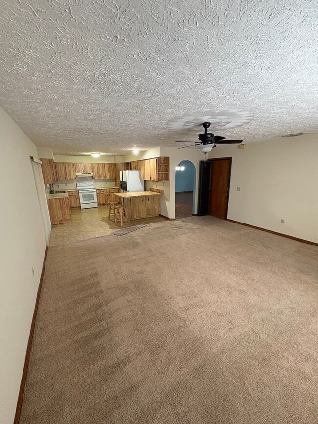 Foto del edificio - 2/2/2 home with fenced backyard in Ft Pierce