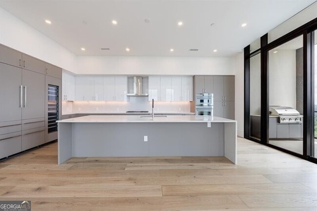 Foto del edificio - 2425 Peachtree Rd NE