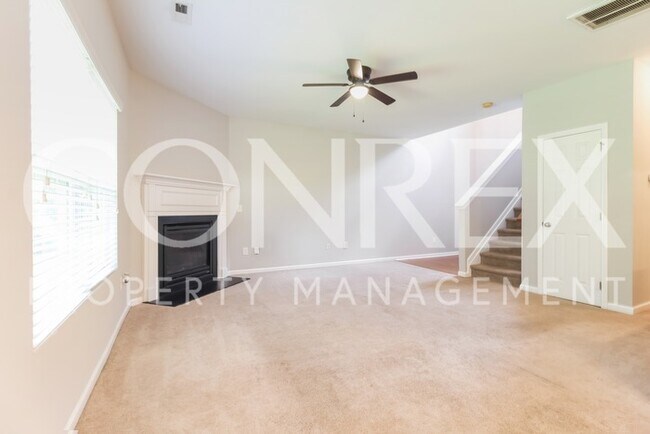 Building Photo - Three Bedroom w/Loft or Bonus Room