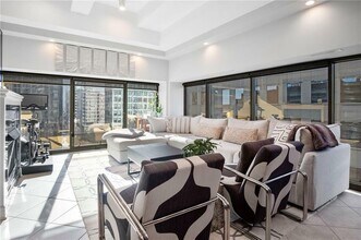 Building Photo - 1101 Walnut St