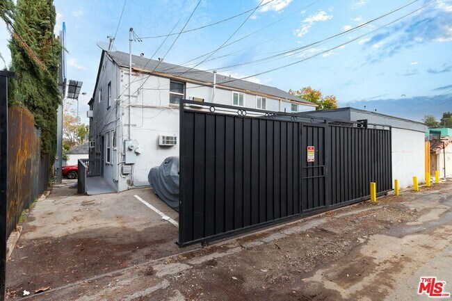 Foto del edificio - 11472 Ventura Blvd