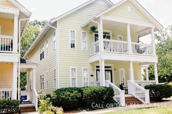 Foto del edificio - Bottom Floor Condo 5 minutes from Downtown!