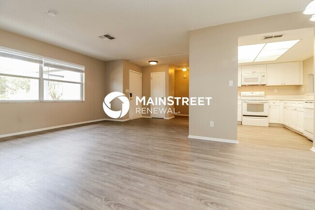 Building Photo - 3 Bedroom Pet-Friendly Home in New Port Ri...