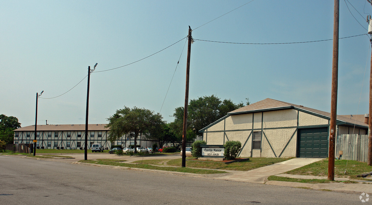 Primary Photo - Castle Manor Apartments