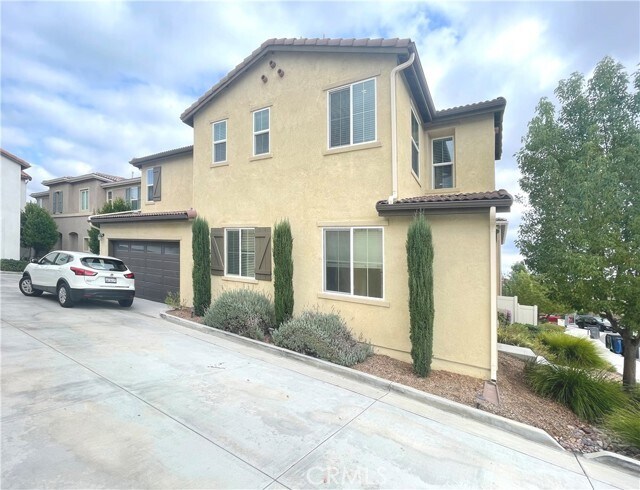 Foto del edificio - 26020 Abigail Ave