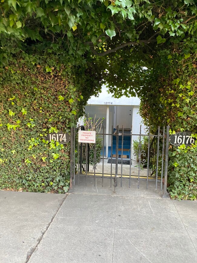 Building Photo - 16174 W Sunset Blvd