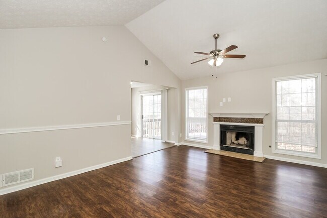 Building Photo - 2526 Riverwood Spg
