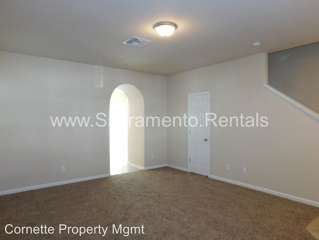 Building Photo - 310 Maidenbrook Ln