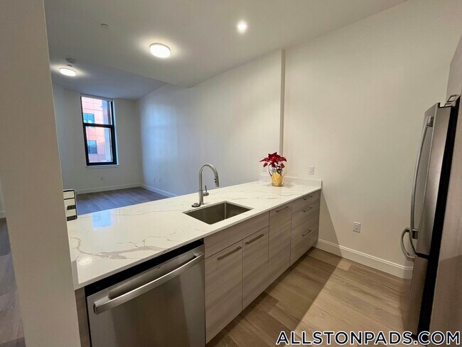 Foto del edificio - 1079 Commonwealth Ave