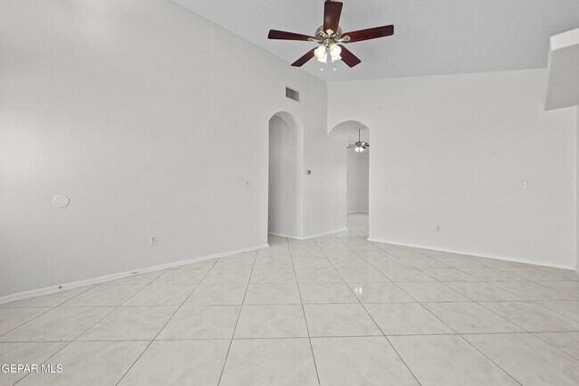 Building Photo - 14720 Sand Gate Dr