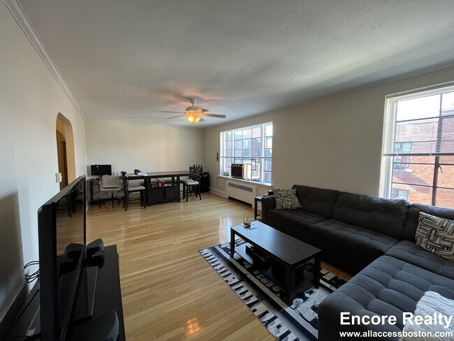 Building Photo - 95 Longwood Ave