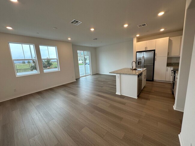 Foto del edificio - 1 Year Old Lenner 3 Bedroom + Loft Condo i...