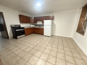 Building Photo - 29 Harmony St