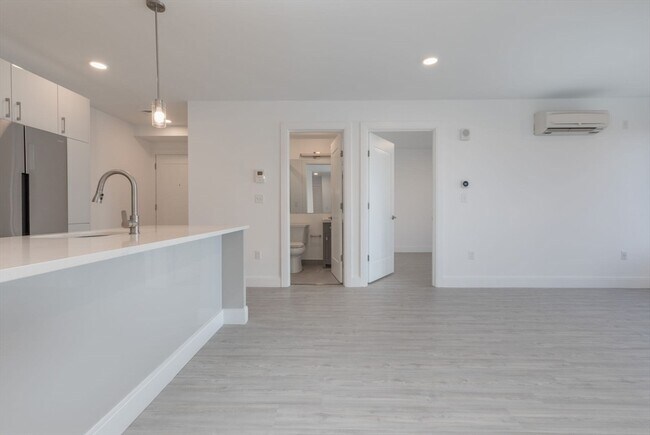 Foto del edificio - 42 N Beacon St