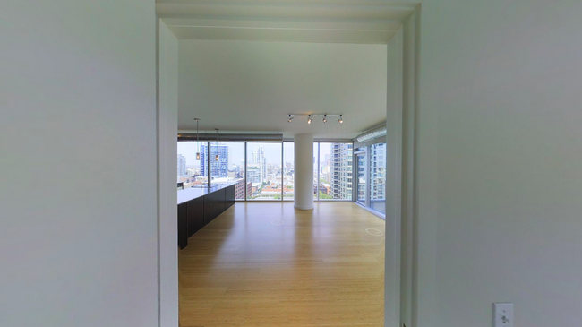 Building Photo - 149 W Kinzie St