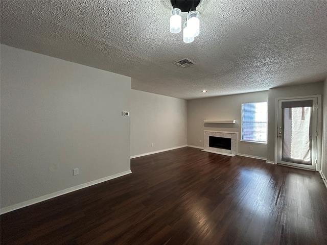 Building Photo - 7421 Kingswood Dr
