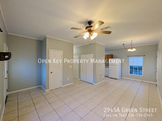 Building Photo - 2945A Green Street-