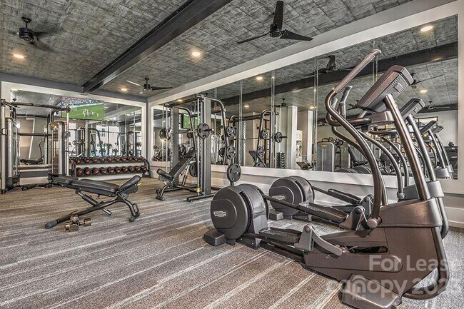 Foto del edificio - 7420 N Rea Pk Ln
