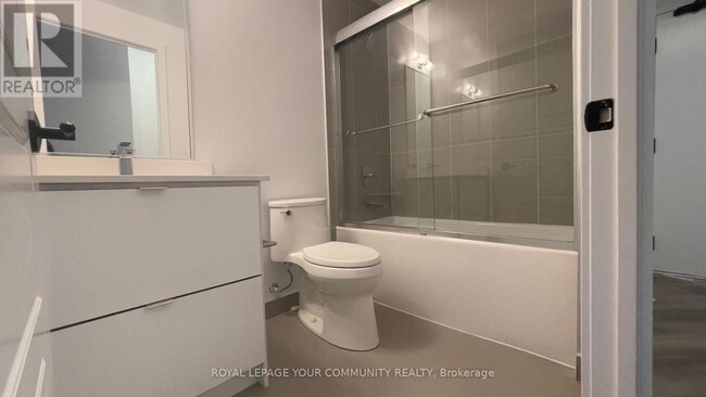 Photo du bâtiment - 415-415 Sea Ray Ave