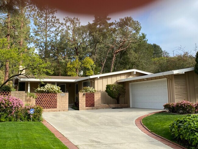 Front of House - 5921 Flambeau Rd