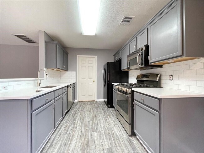 Foto del edificio - 3638 Windhill Loop