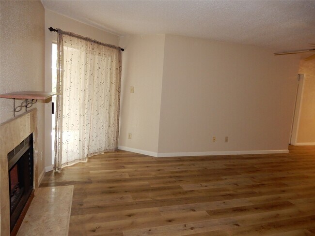 Foto del edificio - 9797 Leawood Blvd