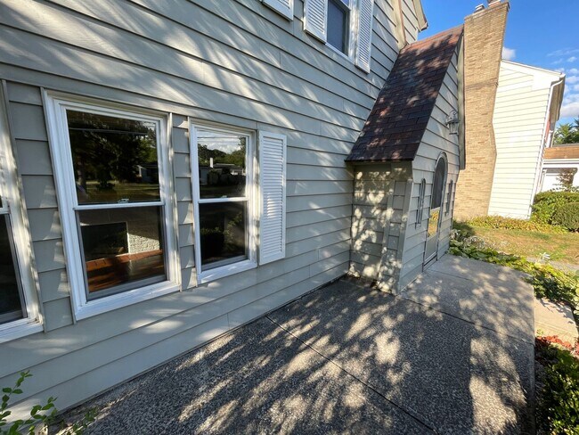 Building Photo - Home for Rent by Capital Property Management