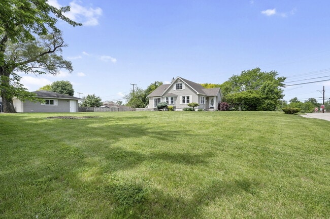 Building Photo - 3117 Coucy Ave