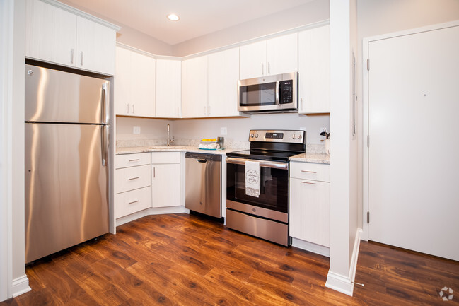 1BD | 1BA - Kitchen - Cornerstone Dekalb Apartments