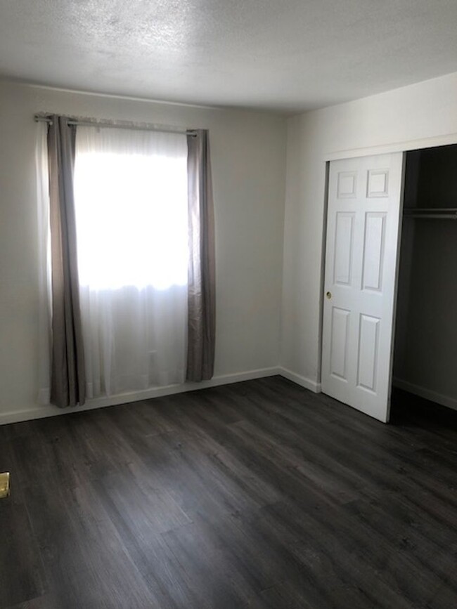 Foto del edificio - 4741 Corsaire Ave