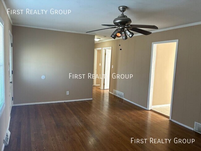 Building Photo - 81 Dayspring-