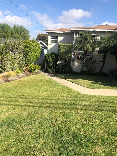 Foto del edificio - 25738 Crest Rd