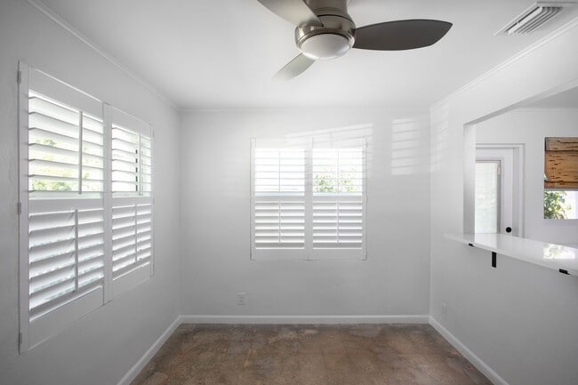 Foto del edificio - 1 Bedroom 1 Bathroom Apartment No Pets