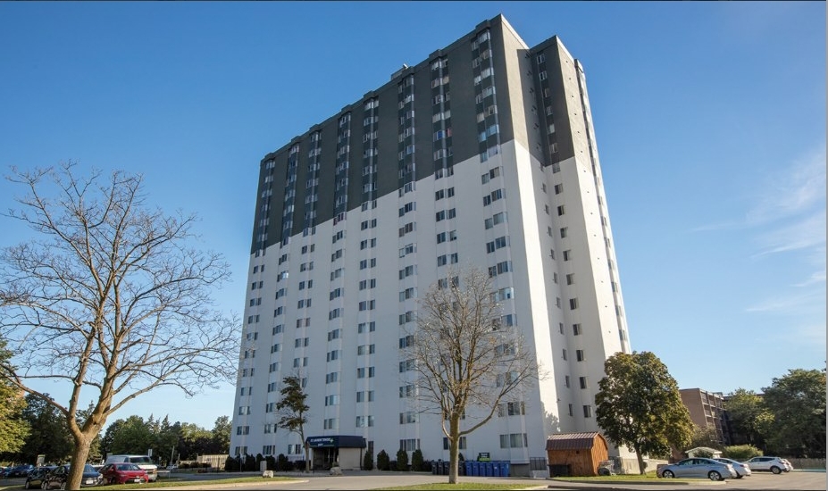 Primary Photo - St. Laurent Towers