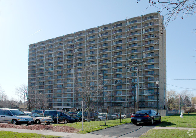 Building Photo - Hudson Ridge Tower