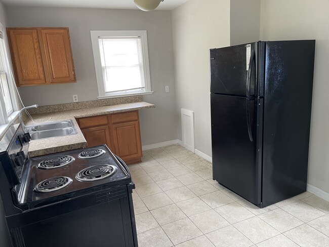 Building Photo - 2609 Lowell Ave