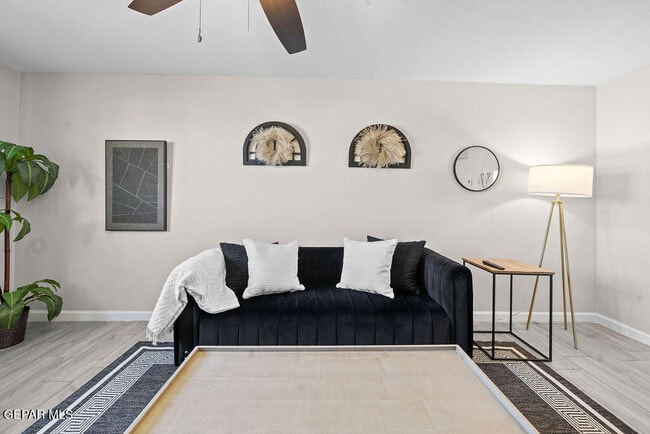 Building Photo - 7441 Alameda Ave