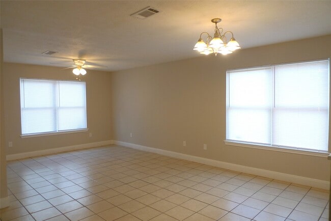 Building Photo - 19939 Great Elms Dr