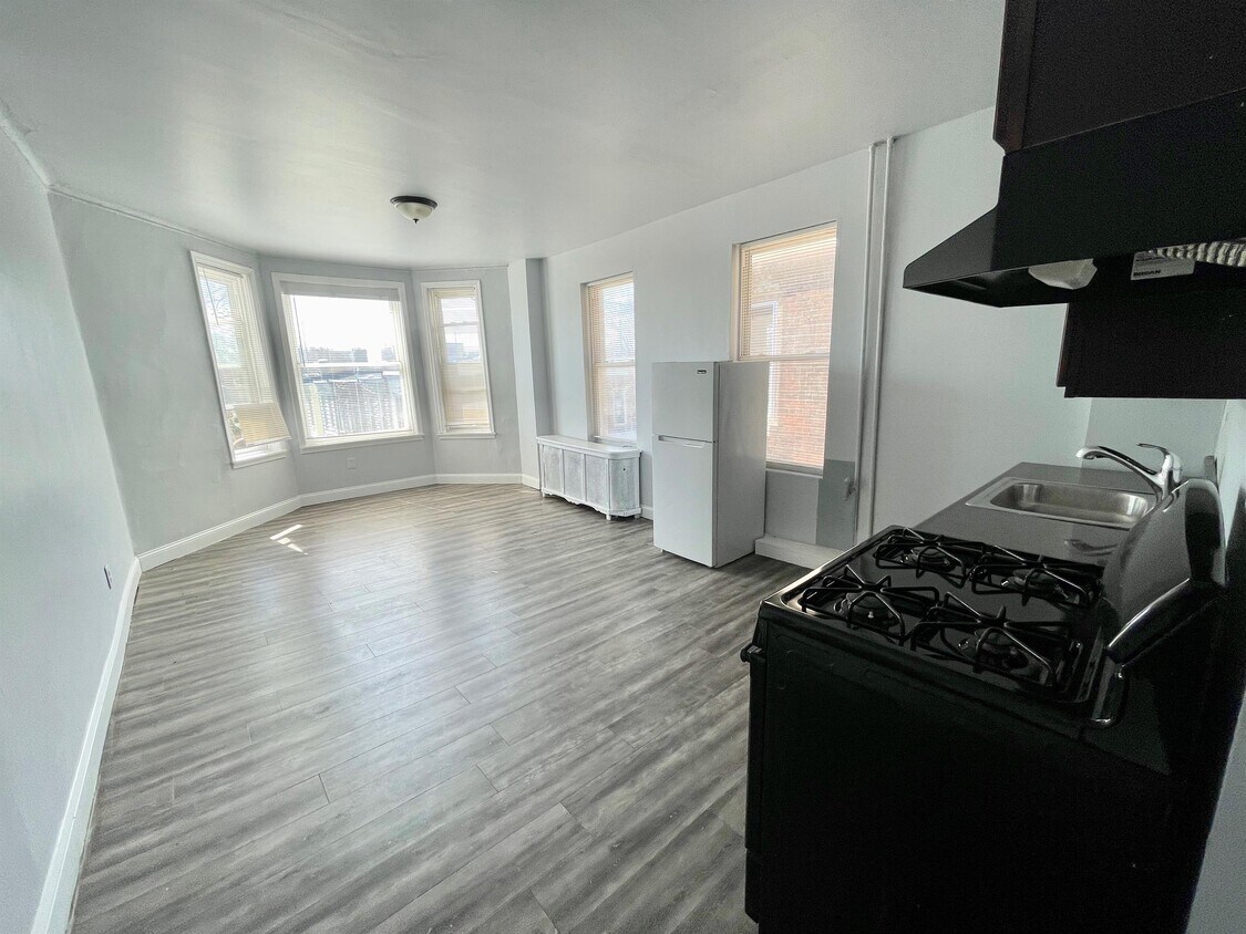 1234 W Allegheny Ave Unit 2R, Philadelphia, PA 19133 Room for Rent in