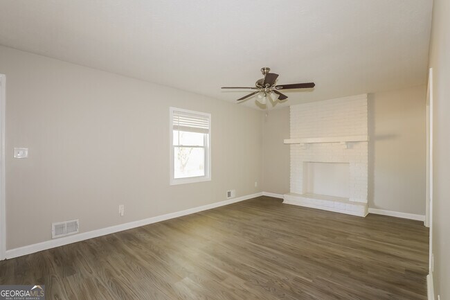 Foto del edificio - 3991 Woodland Cir SE