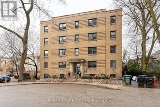 Building Photo - 8 Mallory Gardens