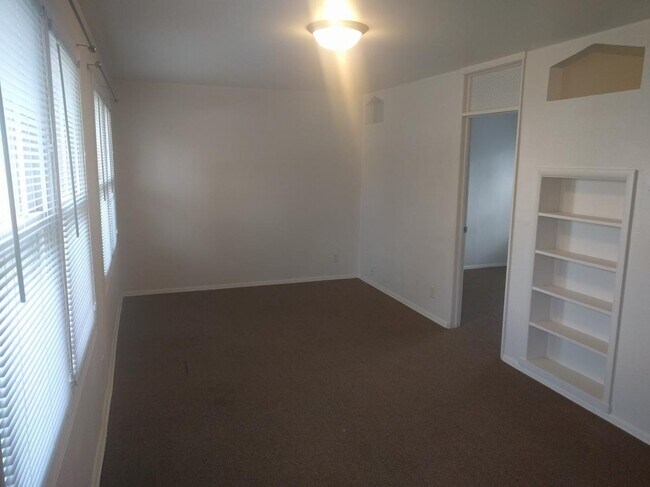 Building Photo - 1428 Dixie Dr