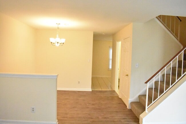 Building Photo - A Great Fairview Commons Townhome!