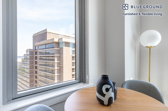 Building Photo - 400 Army Navy Dr